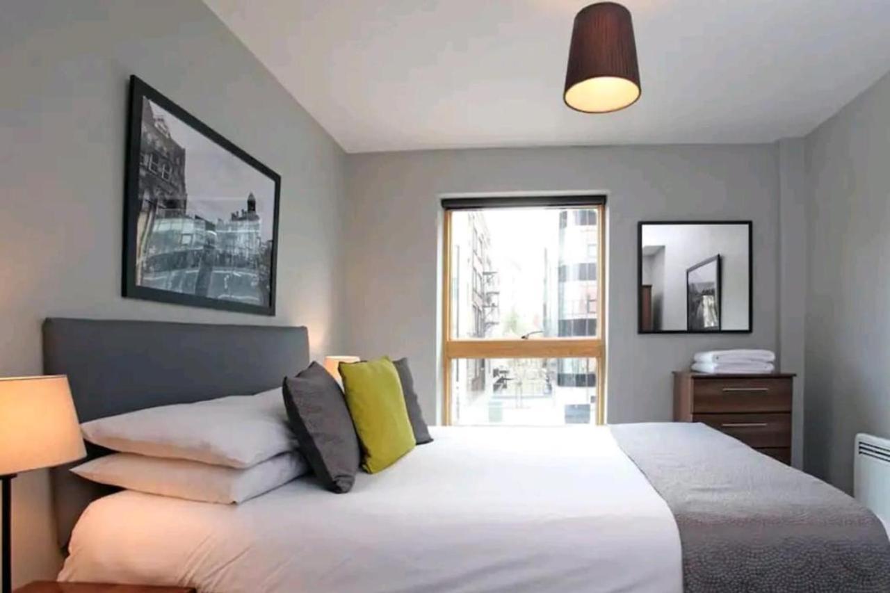 Exquisite Cosy 2-Bed Apartment In Salford Manchester Exterior foto