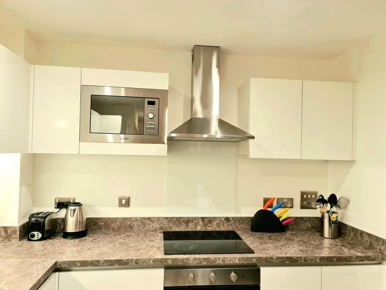 Exquisite Cosy 2-Bed Apartment In Salford Manchester Exterior foto